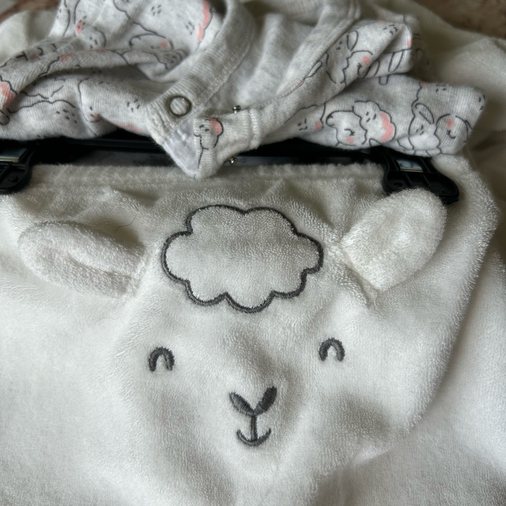 Carter’s Little Lamb Baby Outfit Set Size 6-9 Months